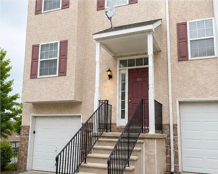 501 Thomas Cir