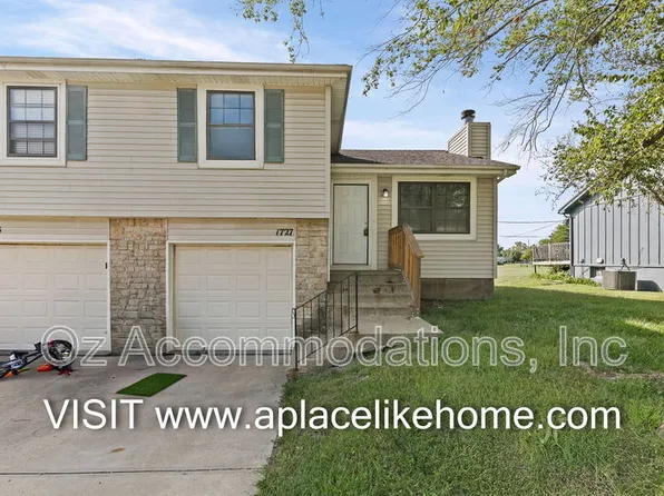 1727 W Spruce St, Olathe, KS 66061