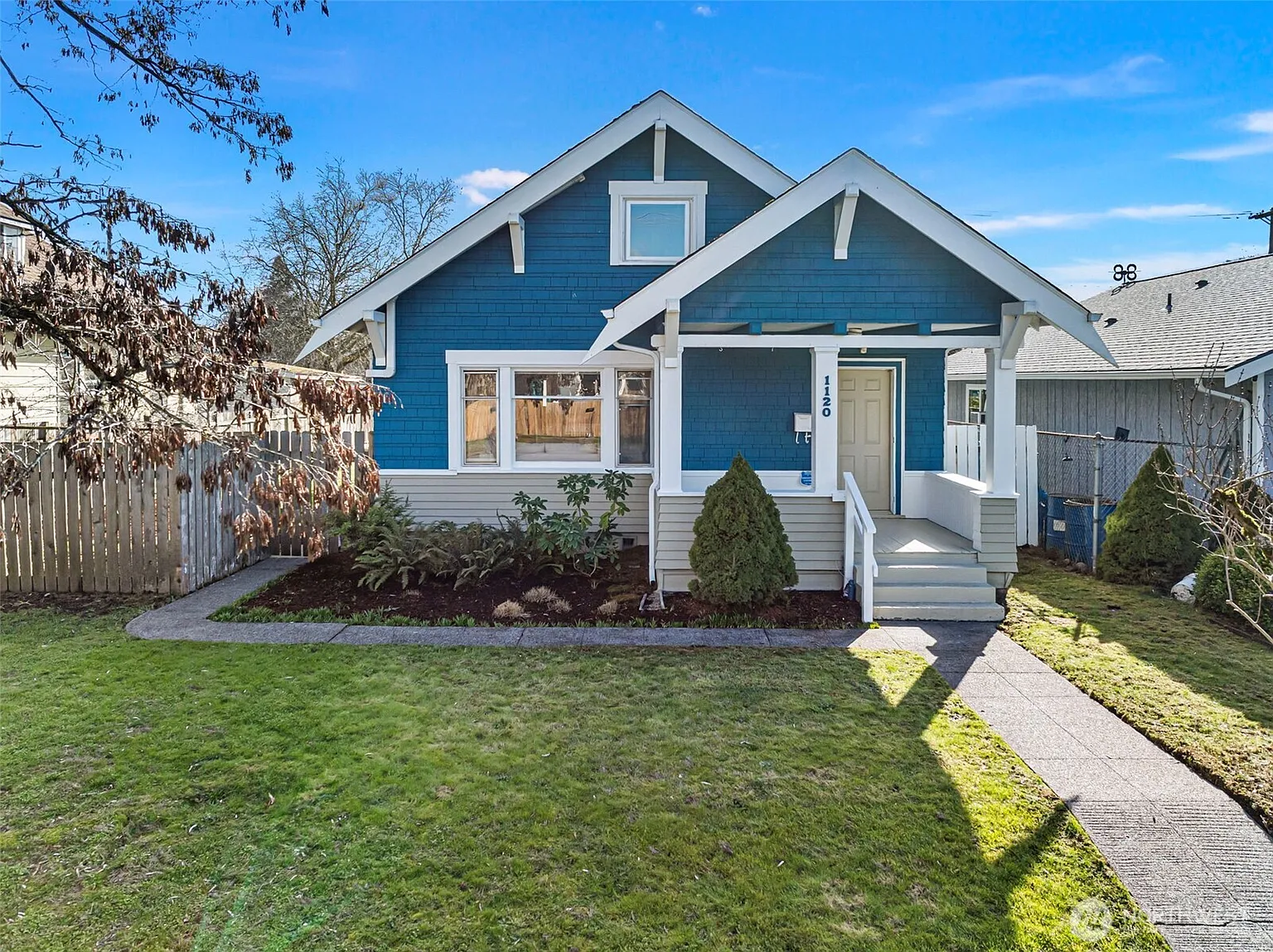 1120 E Harrison Street photo 1
