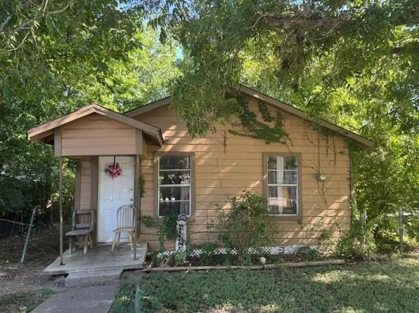 305 Liberty St, Brenham, TX 77833
