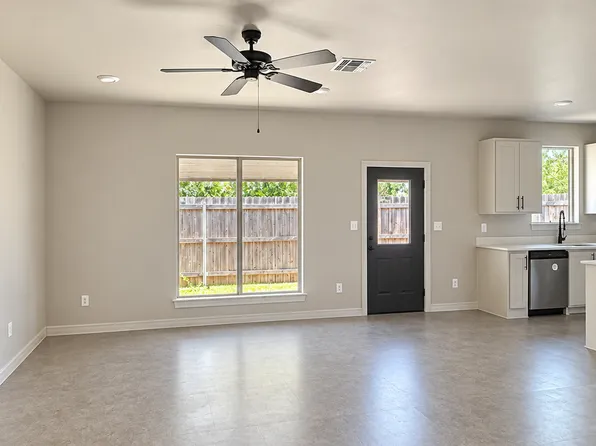 1028 Holiday Dr, San Angelo, TX
