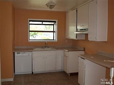 2nd image of 370 Bluebird Dr