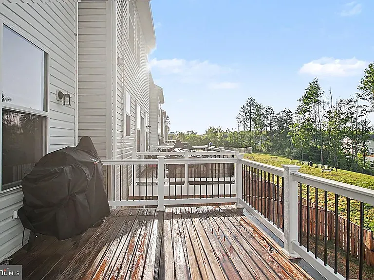 431 Snowberry Ln — Photo 3