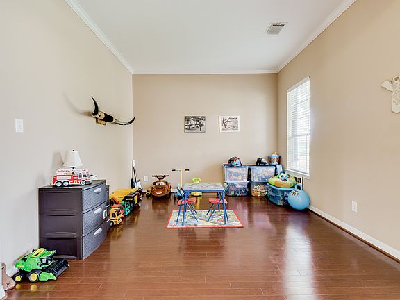5th image of 3827 Evans Grove Ln