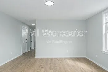 8 Pond St — Photo 12