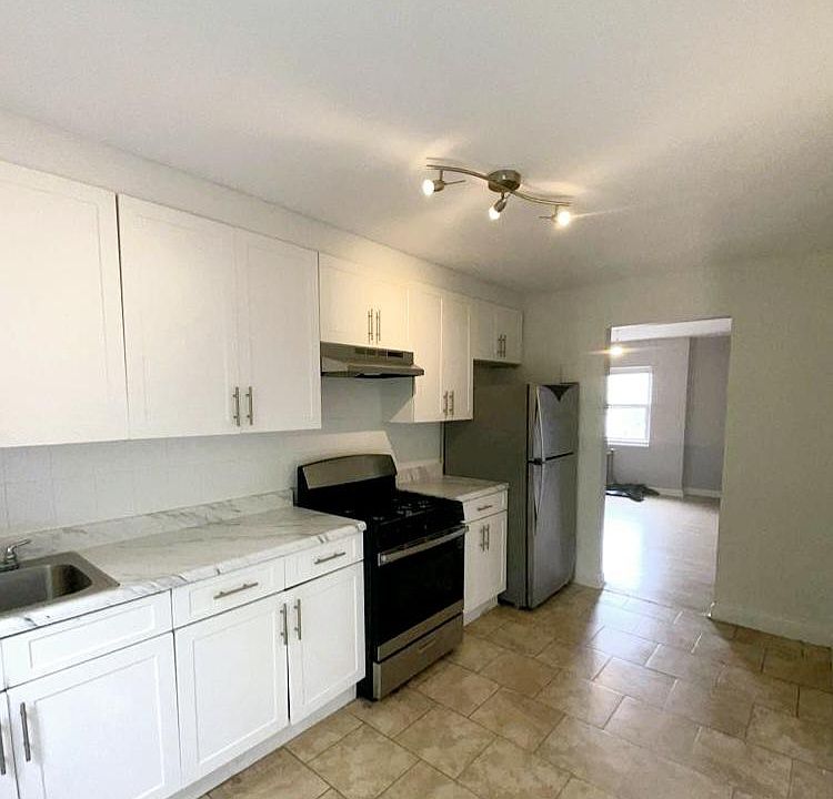 1st image of 70 Crawford St #3A