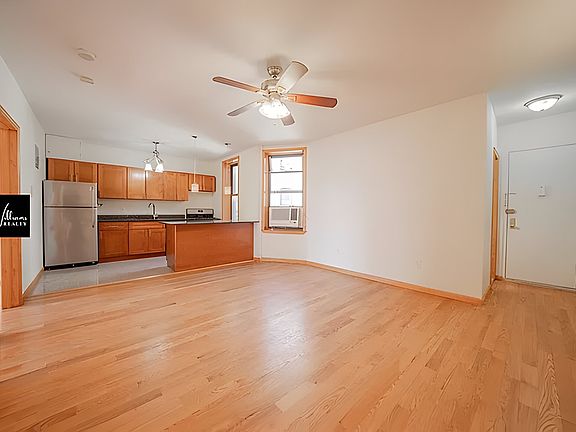 3rd image of 506 Eastern Pkwy APT B2