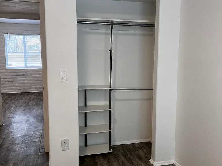 2415 N Columbus Blvd #3 — Photo 8