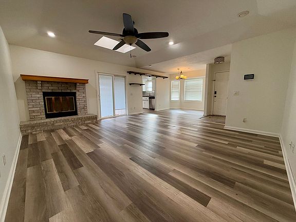 3rd image of 209 Jonathan Dr