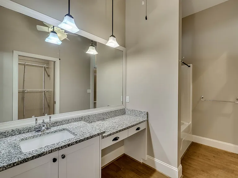 929 Broad St — Photo 12