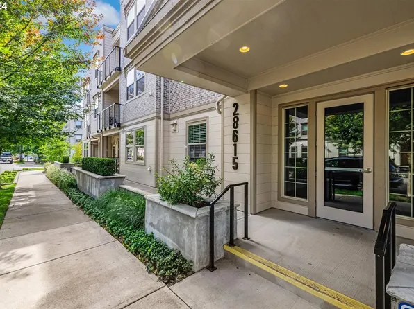 28615 SW Paris Ave Unit 201, Wilsonville, OR 97070