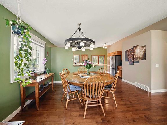5th image of 74 Hathaway Ln