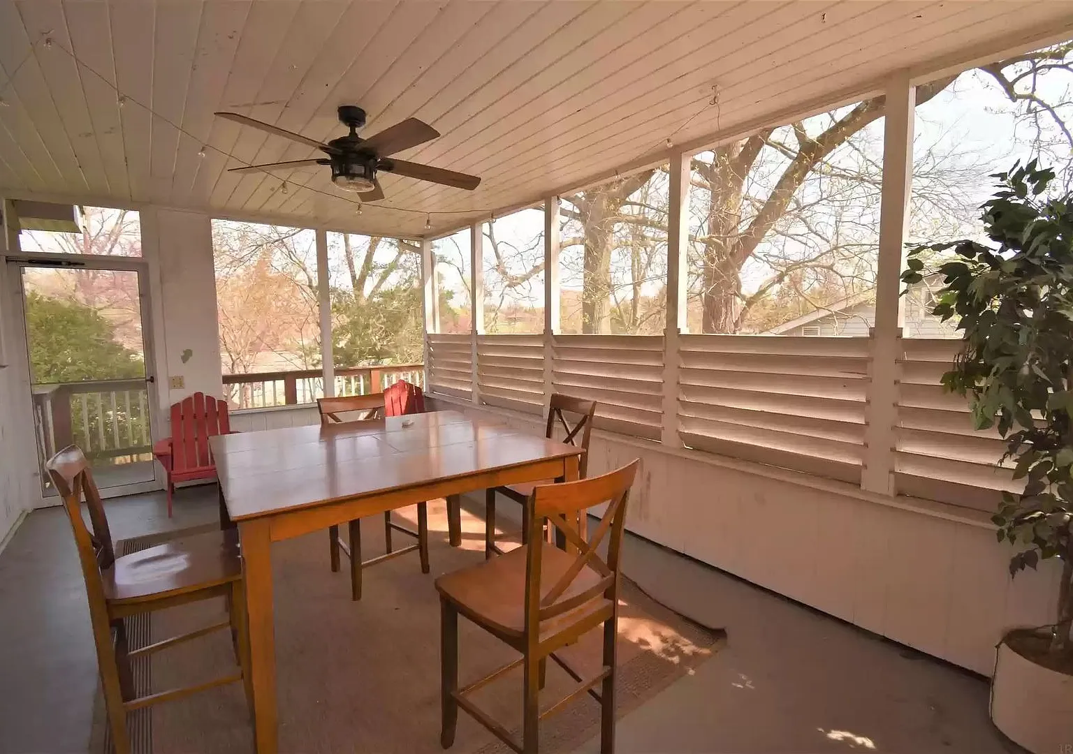 "Hoosier Daddy"- This fully furnished, turn-key, 6bd/2ba house — Photo 1
