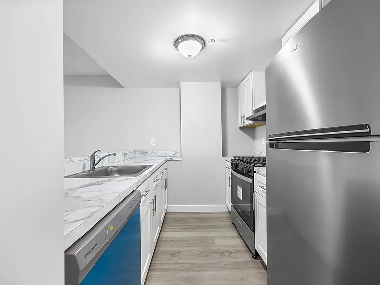 Atlantic Apartments — Photo 28