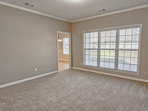 2nd image of 8678 Ashbury Oak Dr