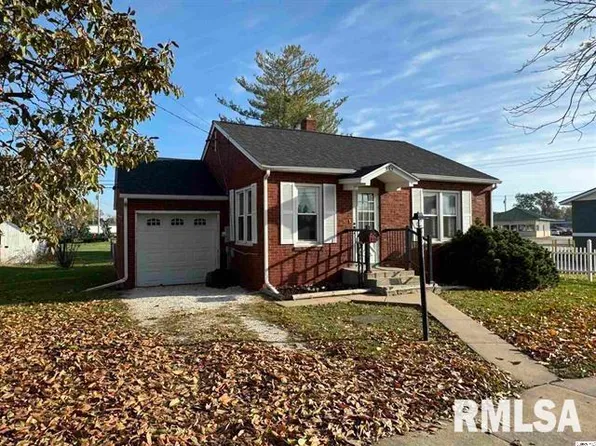 305 E South St, Mount Sterling, IL 62353