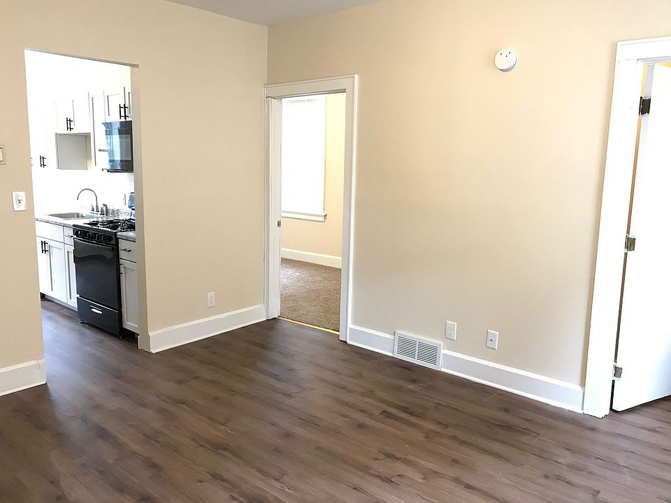 1st image of 421-425 W Washington St #421-2