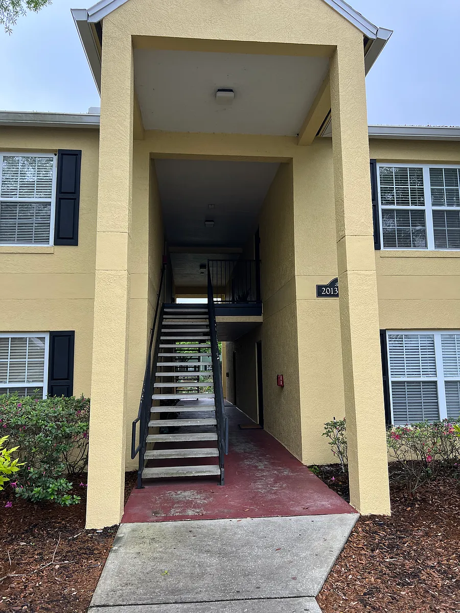 Building Photo - 2013 Dixie Belle Dr #F