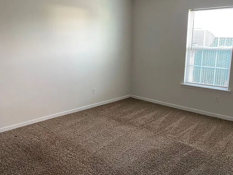 441 Flowing Creek Dr — Photo 5