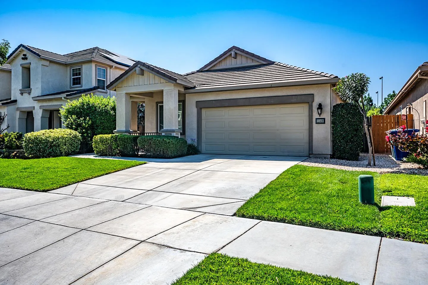 1149 Bellflower Way photo 1