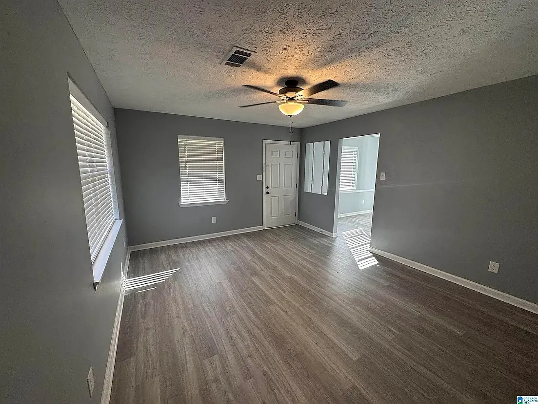 3 bed, 1171 sqft, $1,400 — Photo 2