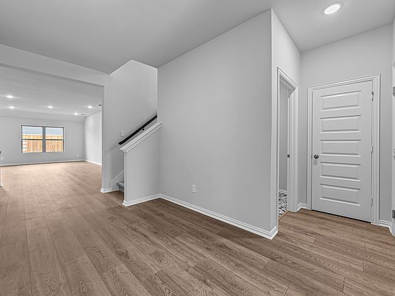 5th image of 602 Stone Hollow Dr