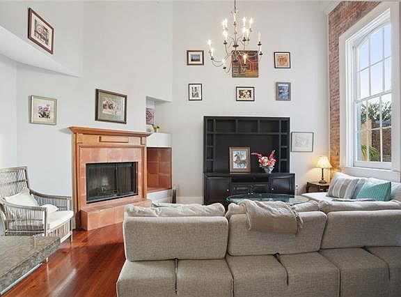 4th image of 1100 Royal St #9