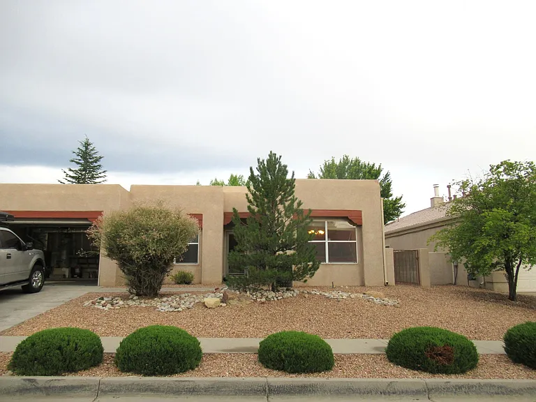 4016 Pasaje Pl NW — Photo 3