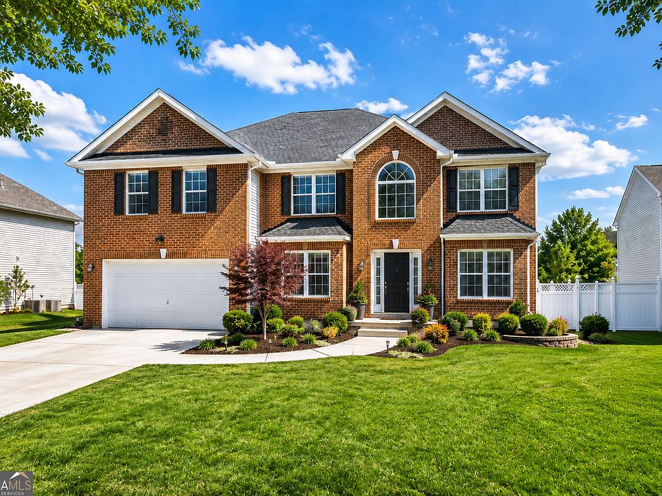 1st image of 541 Hamlet Dr