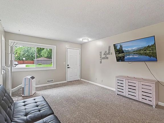 4th image of 800-802 Parkview Ln #2