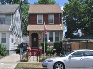 99-21 202 St, hollis, NY 11423