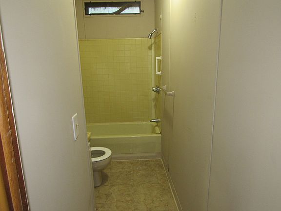 2nd image of 206 Parkwood Dr