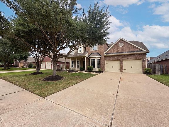 3rd image of 4711 Autumn Pine Ln