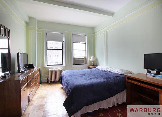 Sold by Warburg | media 10