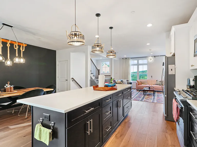 414 Walnut Ct — Photo 8
