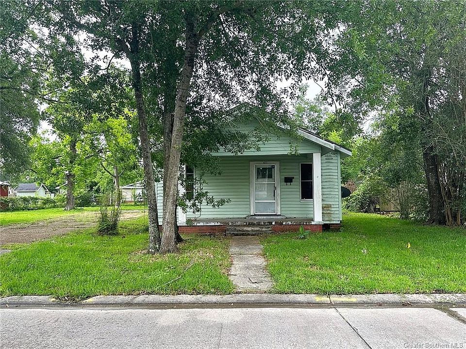 2nd image of 616 17th St