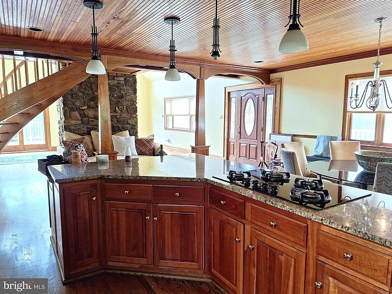 9078 Knoll Run Ln — Photo 7