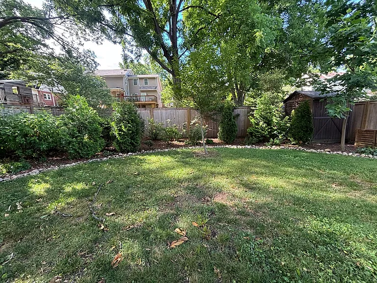 2412 Alberta Ave SW — Photo 85