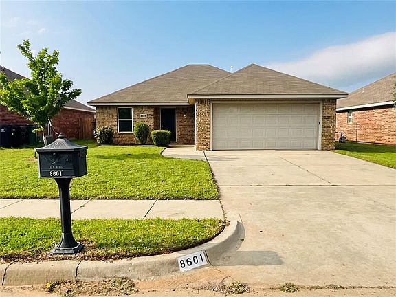 4th image of 8601 SW 46th Pl