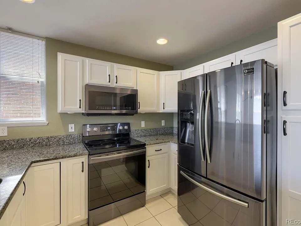 1727 N Pearl St #204
