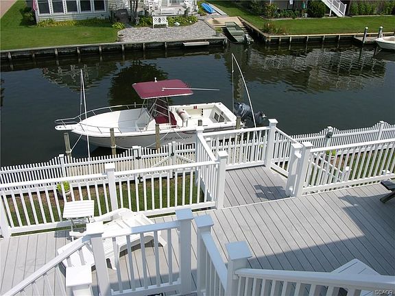 2nd image of 413 Bristol Dr