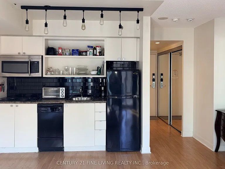 200 Victoria St #1317 — Photo 8