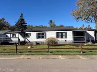 786 Chestnut St, Fowlerville, MI 48836