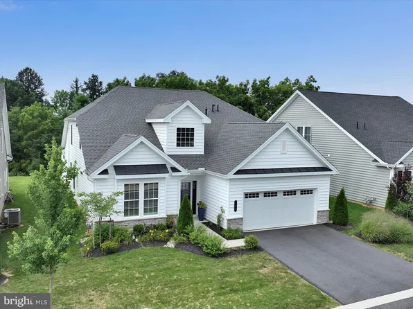 140 Honor Dr, East Petersburg, PA 17520