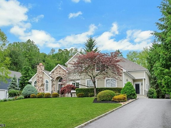 2nd image of 5 Coe Farm Rd