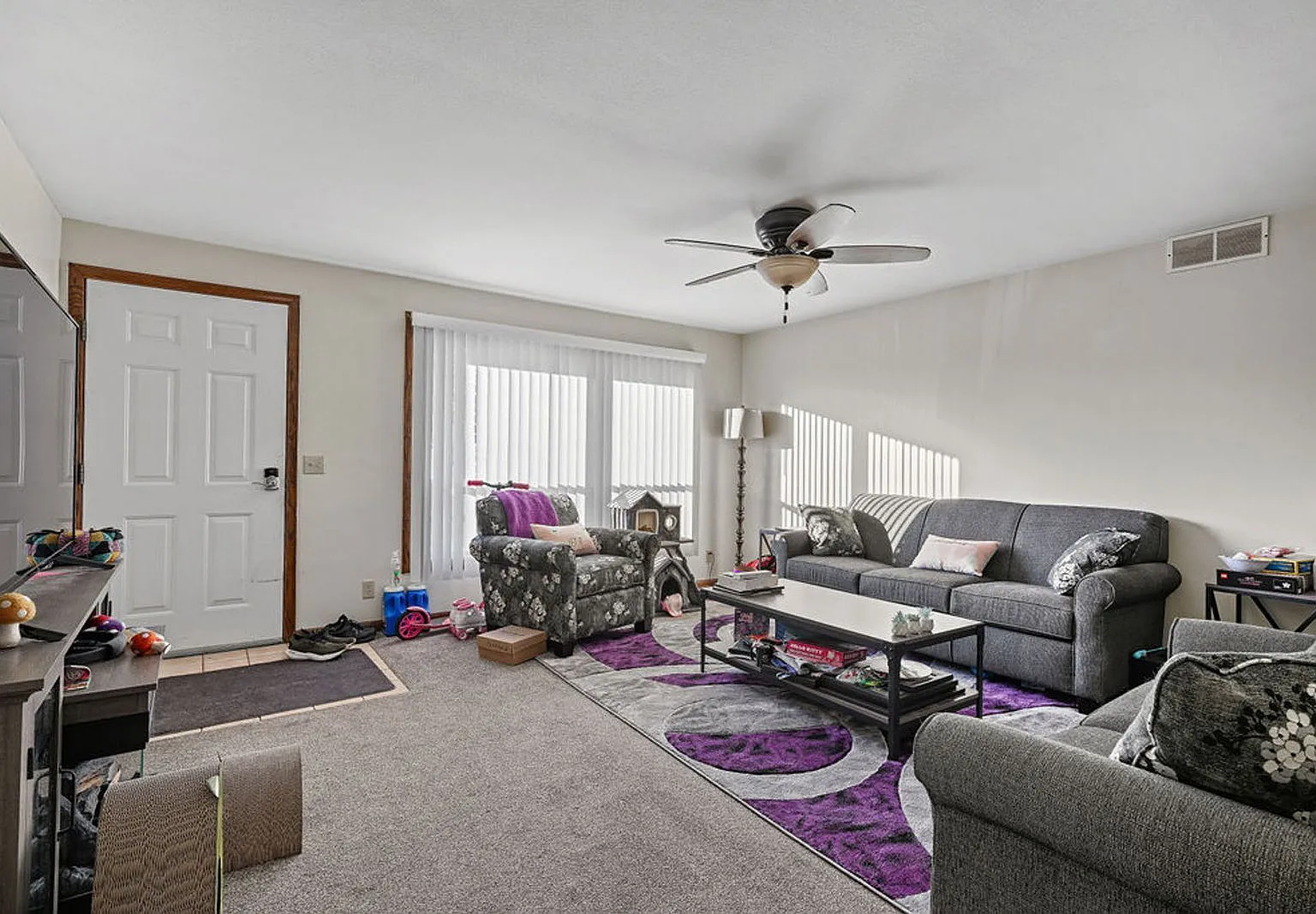 3 bed, 2.0 bath, 1500 sqft, $1,595 — Photo 3