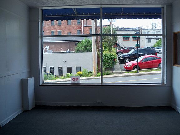 3rd image of 104 McCreery St