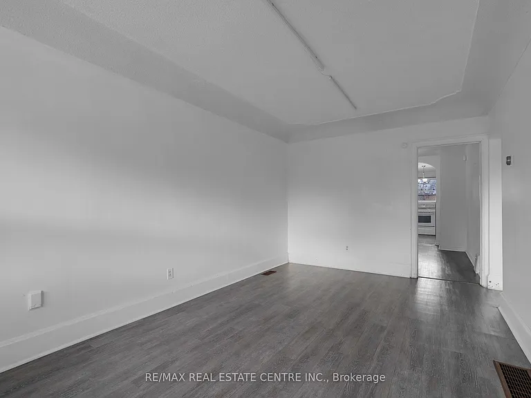 29 Harrison Ave — Photo 6