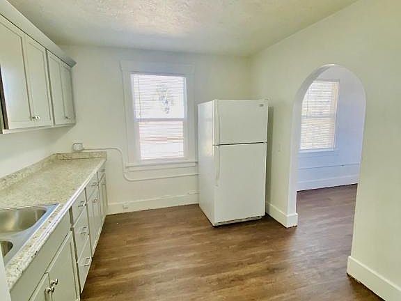 3rd image of 138 7th St APT 6