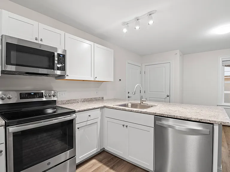 Cumberland Woods Apartments — Photo 7